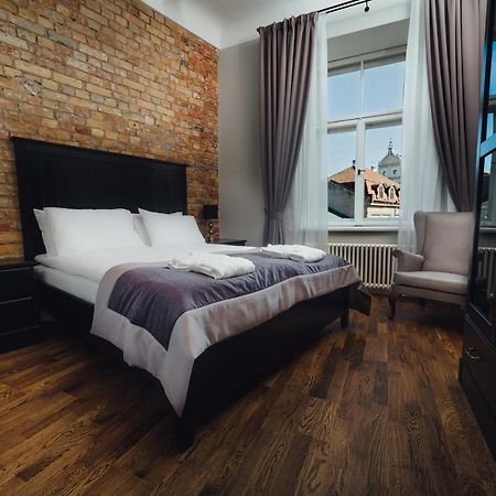 Sherlock Apartments Рига Экстерьер фото