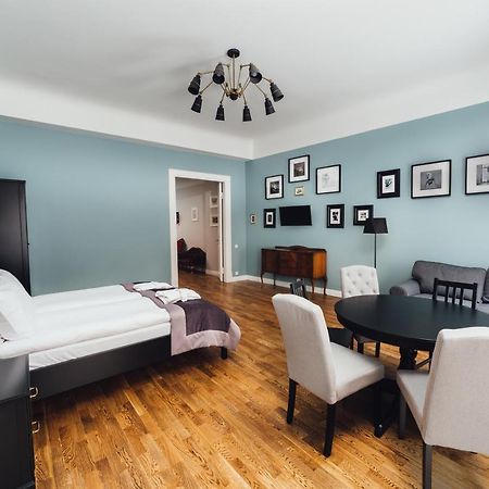 Sherlock Apartments Рига Экстерьер фото