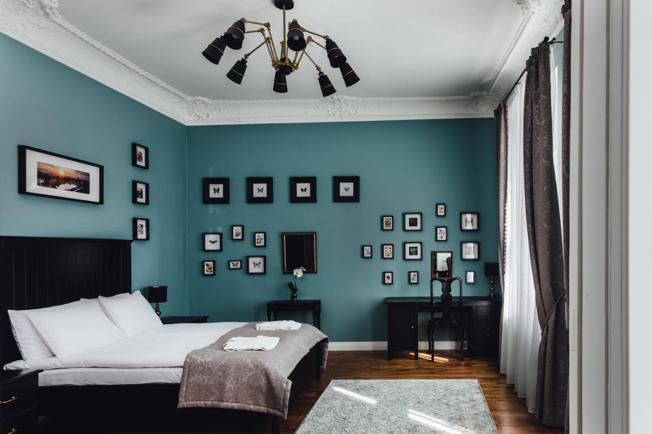 Sherlock Apartments Рига Экстерьер фото