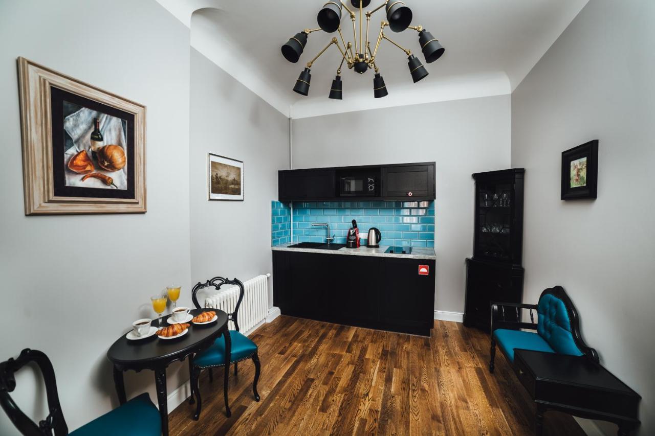 Sherlock Apartments Рига Экстерьер фото