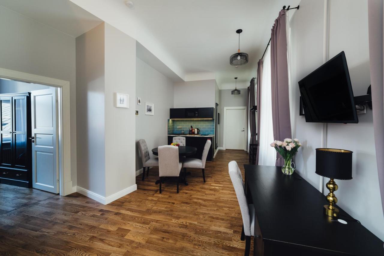 Sherlock Apartments Рига Экстерьер фото