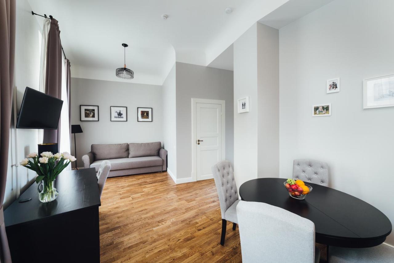 Sherlock Apartments Рига Экстерьер фото