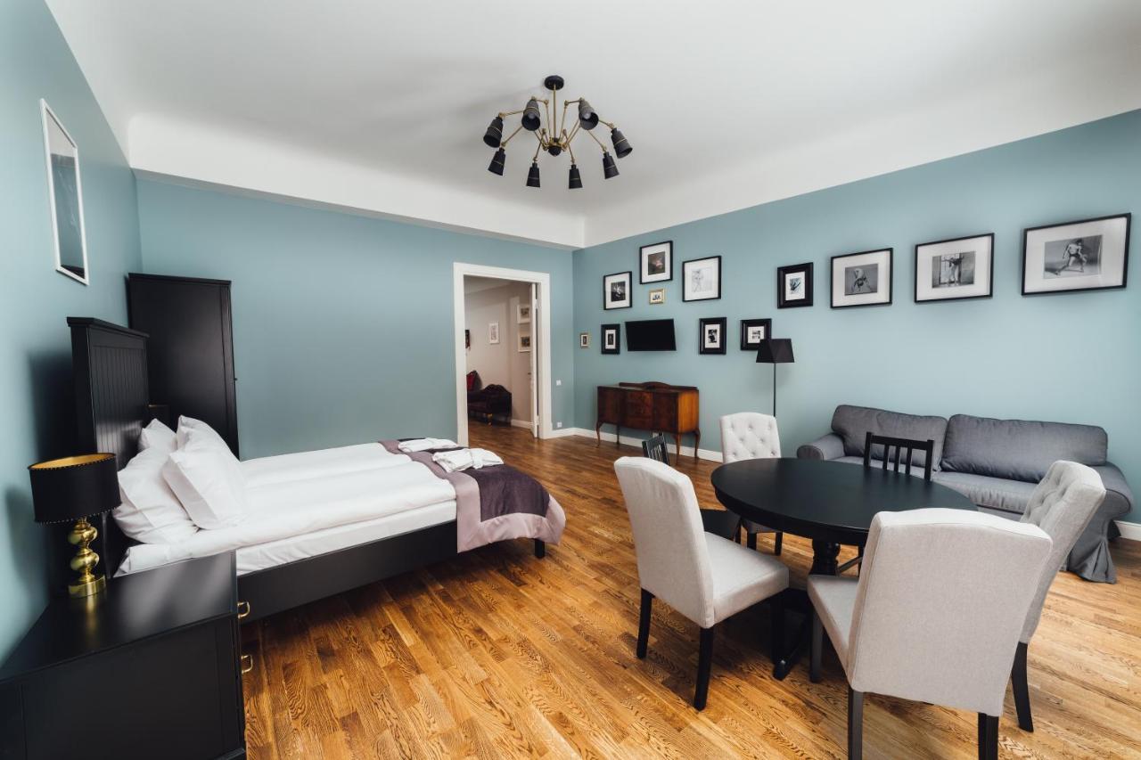 Sherlock Apartments Рига Экстерьер фото