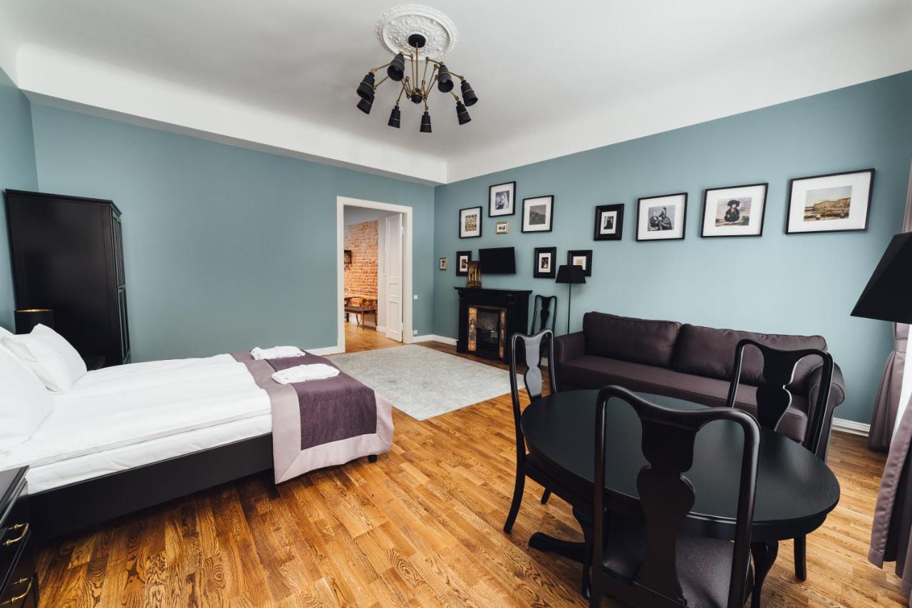 Sherlock Apartments Рига Экстерьер фото